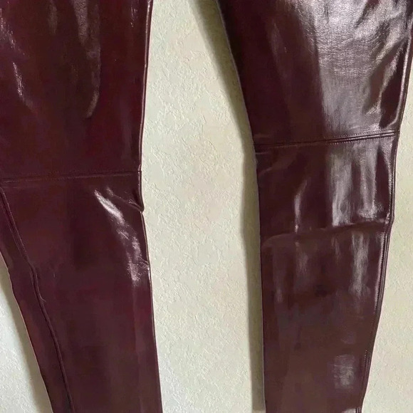 Spanx Faux Patent Leather Sleek Smoothing Contour Waist Leggings Slimming Ruby M - Picture 13 of 13